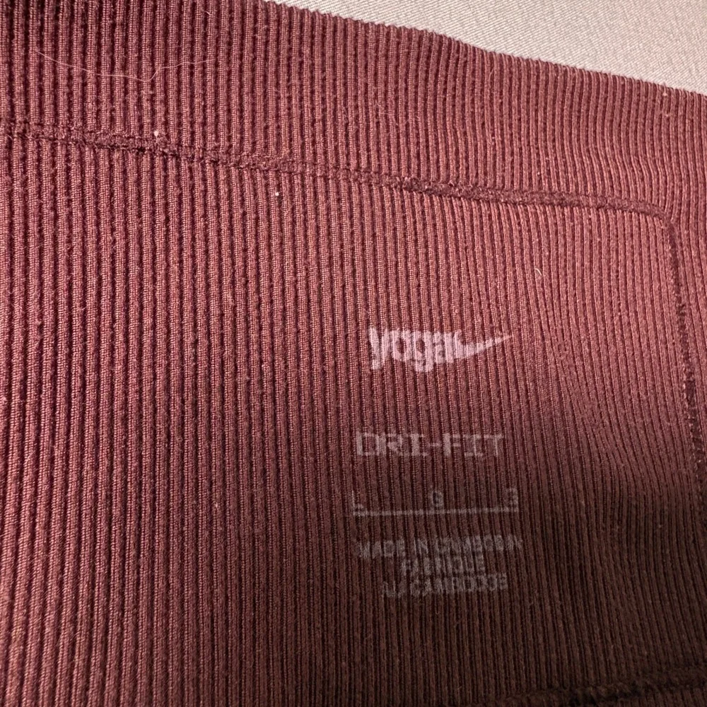 Nike yoga dri